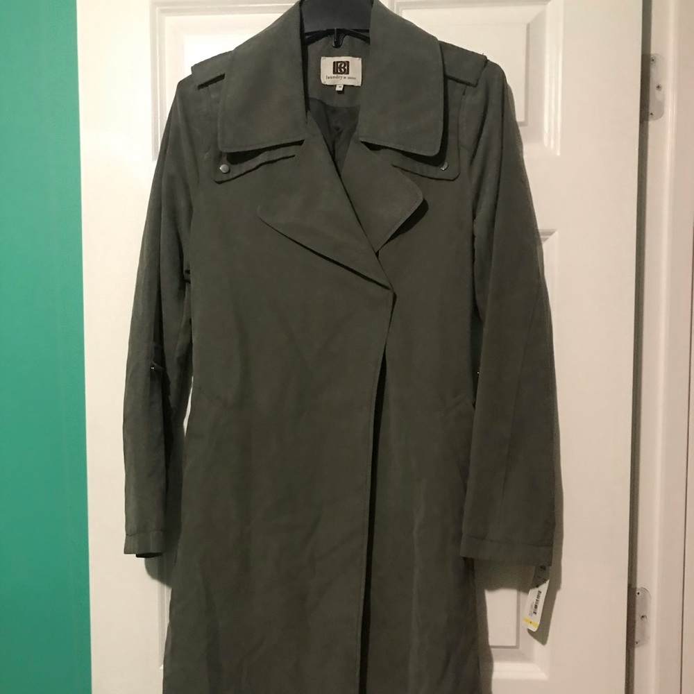 Trench coat, green with waist belt